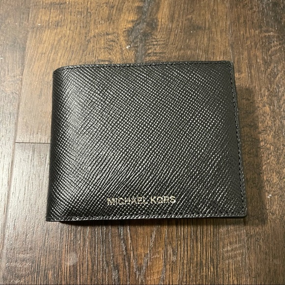 Michael Kors Harrison Bi-fold Wallet with passcase - Picture 1 of 3